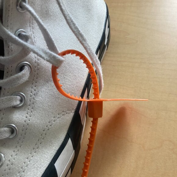 Size 11 - Converse Off-White x Chuck 70 White - Good Condition - Picture 4 of 9